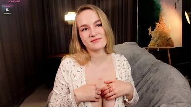 FloraCorson - Porn Video [Cam4]: lesbian, quivering pleasure, radiant bust