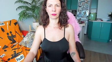 Christinaviva - Porn Video [Cam4]: elegant buttocks, charismatic entertainer, webcam model