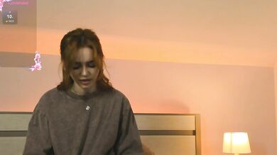 MissRedFox - Porn Video [Bongacams]: mesmerizing buttocks, past live session, burning hunger