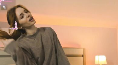 MissRedFox - Porn Video [Bongacams]: mesmerizing buttocks, past live session, burning hunger
