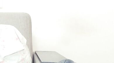 Drakulaura1 - Porn Video [Bongacams]: captivating cam slut, stream snapshot, gorgeous décolletage