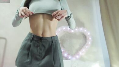 Oriella - Porn Video [Bongacams]: captivating content creator, seductive glutes, alluring orbs