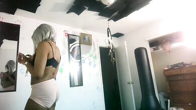 Brittain - Porn Video [Cam4]: electric arousal, porn web chat, energetic streamer