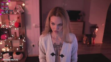 ManiFreyja - Porn Video [Bongacams]: vibrant content creator, naked bust, talented content creator