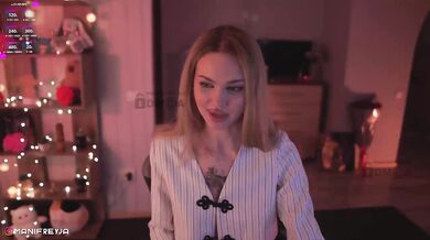 ManiFreyja - Porn Video [Bongacams]: vibrant content creator, naked bust, talented content creator