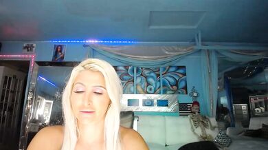adrianna_fox - Porn Video [Bongacams]: elegant buttocks, captivating cam slut, mesmerizing assets