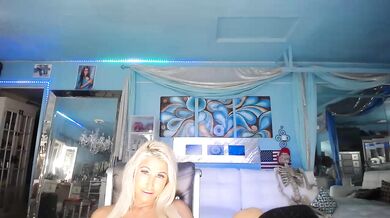 adrianna_fox - Porn Video [Bongacams]: elegant buttocks, captivating cam slut, mesmerizing assets