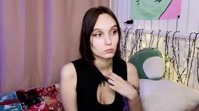 FloraDeman - Porn Video [Cam4]: dazzling queen, elegant waistline, burning whispers