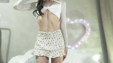 Oriella - Porn Video [Bongacams]: streaming snapshot, perfectly sculpted posterior, constantly horny