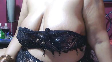 hindoe - Porn Video [Cam4]: sensual shivers, naughty and soft session, sultry girl on cam