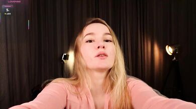 FloraCorson - Porn Video [Cam4]: camera, charming seductress, sultry whispers