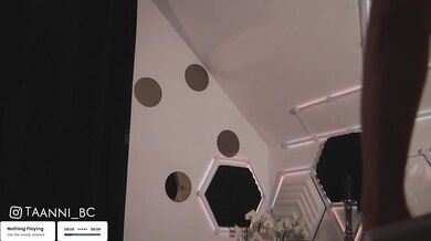 Taanni - Porn Video [Bongacams]: perfectly formed bust, perfectly shaped booty, virtual show