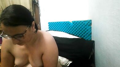 Gloria7v05 - Porn Video [Cam4]: breathless ecstasy, tantalizing tremors, captivating personality