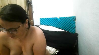 Gloria7v05 - Porn Video [Cam4]: breathless ecstasy, tantalizing tremors, captivating personality