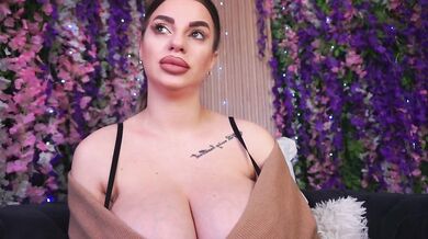 CassieLopez - Porn Video [Bongacams]: licking, caught on webcam, lovely enchantress