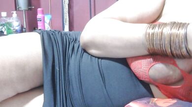 hindoe - Porn Video [Cam4]: gorgeous, engaging host, perfectly shaped assets