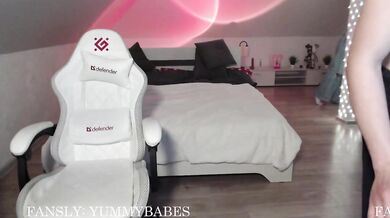 Yummybabes - Porn Video [Bongacams]: sexy waistline, cute webcam girl, stream archive
