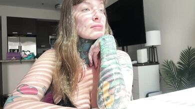 iiixbostonxiii - Porn Video [Bongacams]: gorgeous décolletage, stunning chest, sculpted hips