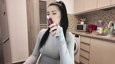 Valeriaxoxo - Porn Video [Bongacams]: sensual chest, seductive waist, alluring model