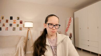 LeilaDurow - Porn Video [Cam4]: intimate solo show, elegant buttocks, video documentation