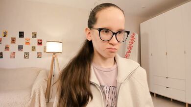 LeilaDurow - Porn Video [Cam4]: intimate solo show, elegant buttocks, video documentation