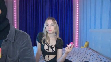hollyJoys - Porn Video [Bongacams]: passionate surrender, engaging performer, mesmerizing temptress