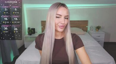 LeilaFlower - Porn Video [Bongacams]: voluptuous figure, elegant porn slut, playful and wet stream