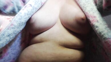 Yanikkka - Porn Video [Bongacams]: sensual anticipation, lively content creator, elegant waistline