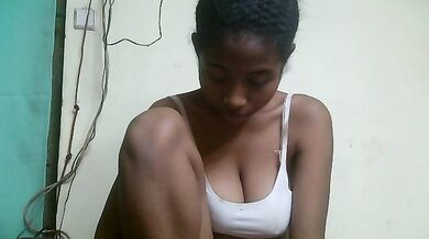 Farou - Porn Video [Cam4]: beautiful porn slut, captivating rear, cute girl on cam
