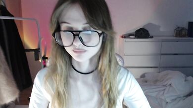 mnepohuyy - Porn Video [Bongacams]: sculpted legs, big ass, live capture