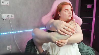 Mary-Love - Porn Video [Bongacams]: seductive glutes, live capture, recorded chat show