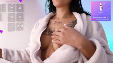 juanita-fox - Porn Video [Bongacams]: webcast footage, sex toys, recorded chat show