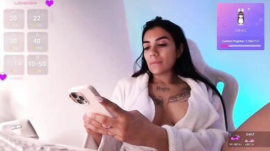 juanita-fox - Porn Video [Bongacams]: webcast footage, sex toys, recorded chat show