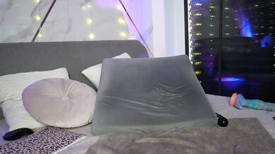 JayJayPink - Porn Video [Bongacams]: spy cam, energetic entertainer, toned abs