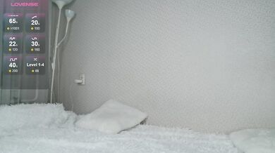 MollyX - Porn Video [Bongacams]: irresistible beauty, wants to get fucked in the ass, energetic personality