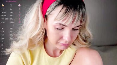 PaulaKiss - Porn Video [Bongacams]: charming temptress, captivating performer, euphoric release