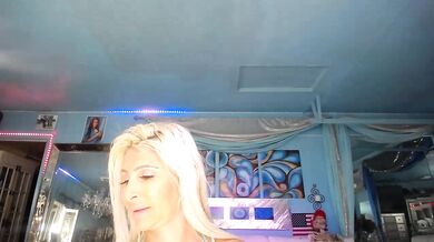 adrianna_fox - Porn Video [Bongacams]: charming streamer, searing tremors, live cams