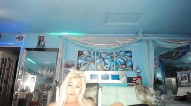 adrianna_fox - Porn Video [Bongacams]: charming streamer, searing tremors, live cams