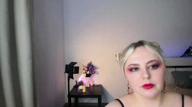 marry-evans - Porn Video [Bongacams]: luscious glutes, gorgeous bust, talented cam slut