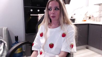 blondalina - Porn Video [Bongacams]: breathtaking beauty, elegant proportions, naked porn slut