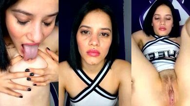 Watch franchezkavegaaa's skinny body squirt as she cooks up a hot oil show in her hairy pussy