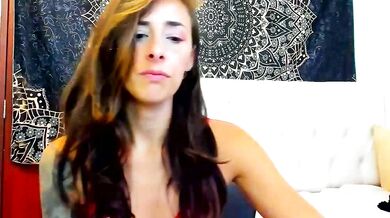 ScarletKings, the petite-blond Colombian cam girl, goes wild in public with her big-ass latin twerk and dirty talk