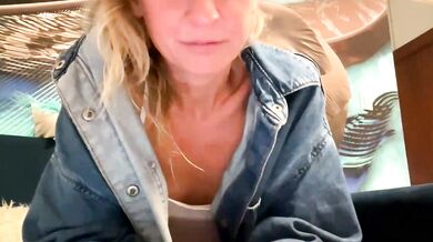 Watch blondeiebate humiliate herself with a deepthroat blowjob, fisting and squirt while getting a hot yoga shower