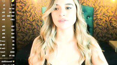Hot young Latina Kiara Carter gets her tight ass drilled & squirts while dirty talking in a steamy shower