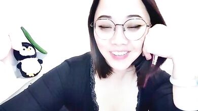 Redhead Asian MILF Dolcegattina_521 gets a steamy creampie from her lover's pegging toy