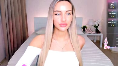 Leilalav gets kinky with dildos & vibrators in public!