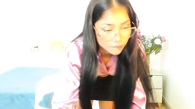 Interactive video: MilaStar9's nude Latin-style blowjob with a hegao-like finish