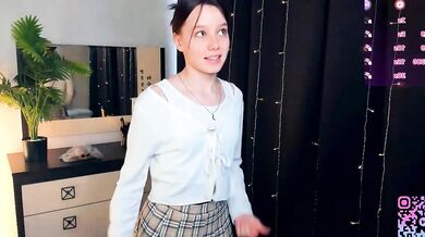 EdinaCordner's tight yoga session ends with a shaved petite-white cutie