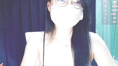 Su_rosie's Big Tits & Ass Get Fingered in Public by Vibrator & Dildo