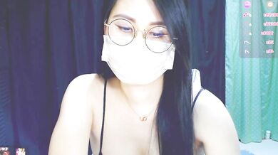 Su_rosie's Big Tits & Ass Get Fingered in Public by Vibrator & Dildo